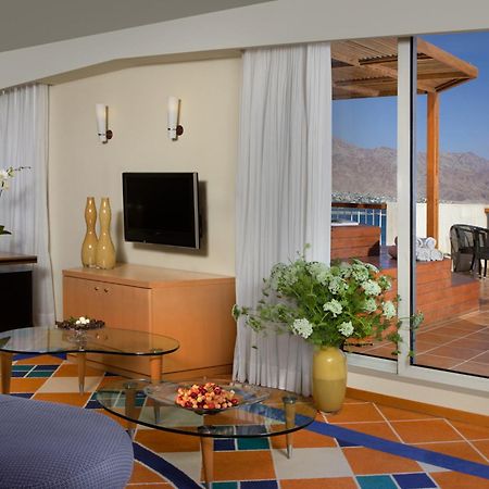 Dan Eilat Hotel Quarto foto A suite at the Dead Sea resort