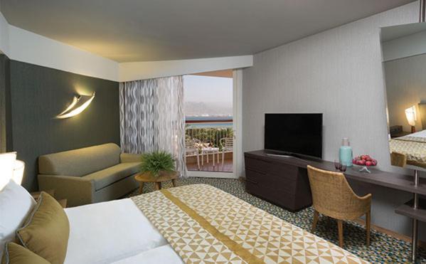 Dan Eilat Hotel Exterior foto A room at the hotel