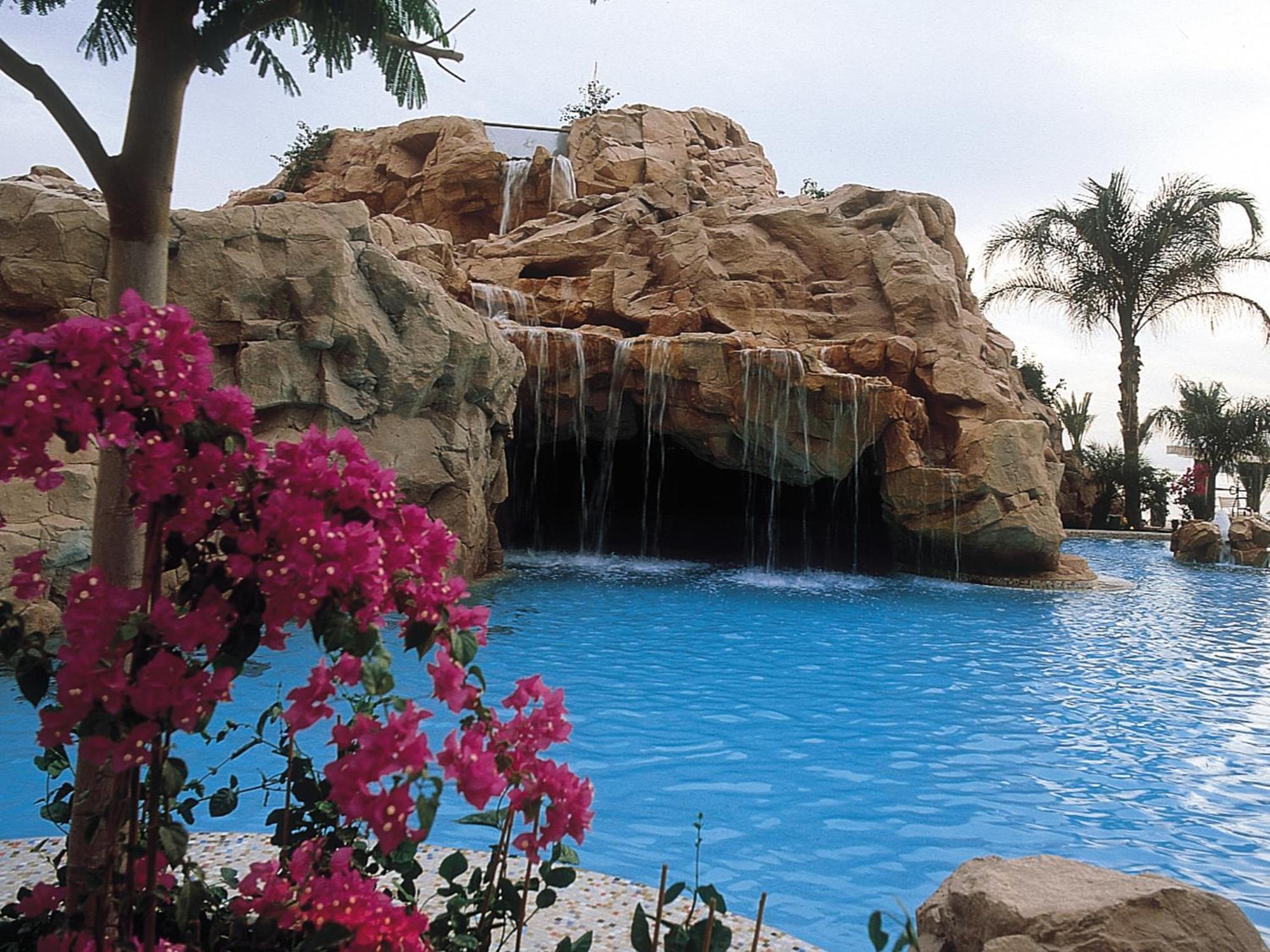 Dan Eilat Hotel Exterior foto The pool at the Atlantis Paradise Island