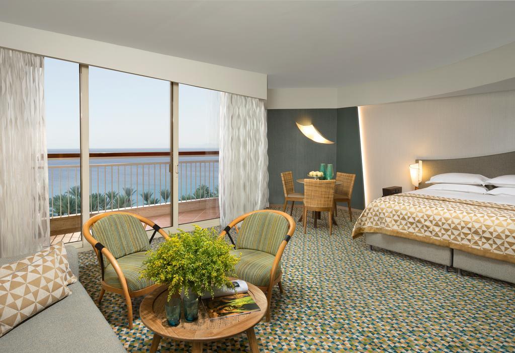 Dan Eilat Hotel Exterior foto A room at the hotel